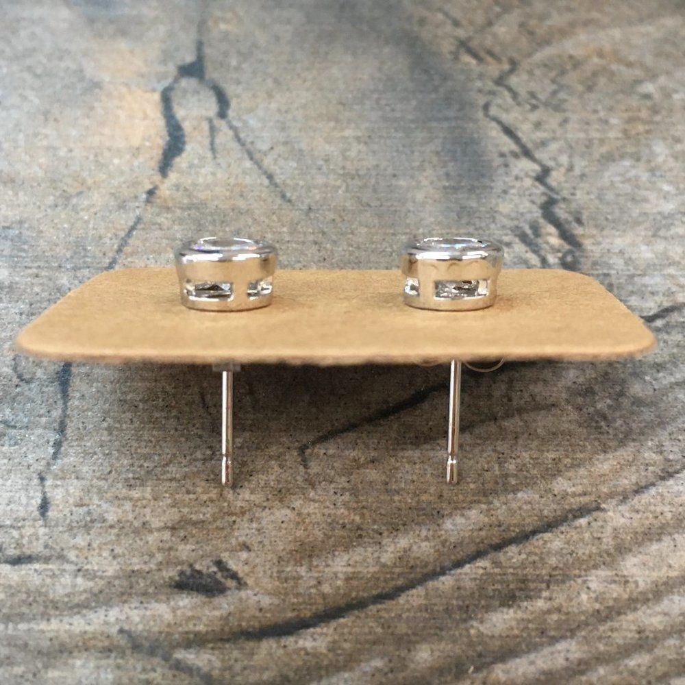 Round Austrian Crystal Stud Earrings - Picture 3 of 8